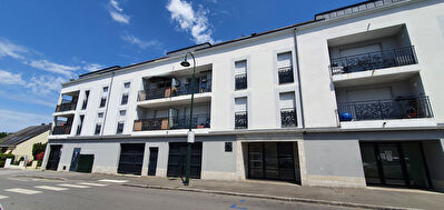 Orvault Bourg : Exclusivite ! appartement T2 dernier etage, terrasse exposee ouest, residence de 2013 au pied des commerces. Parking.