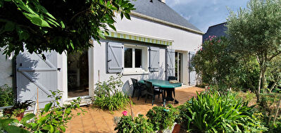 Orvault Bois Raguenet : Maison 3 chambres dont suite parentale, jardin exposee SO, proche toutes commodites. Jardin arbore.