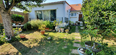 Nantes Bout des Paves : Exclusivite ! Maison 3 chambres dont 2 en rdc, garage, sur belle parcelle de plus de 400 m2 !