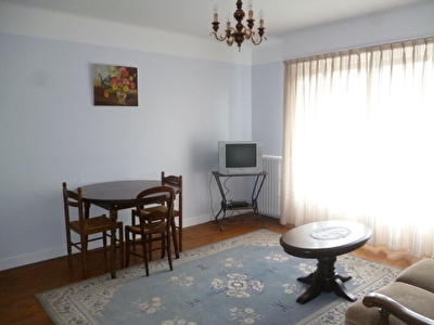 A LOUER PAU Appartement Pau T4 meuble de 78,10 m2 avec 3 chambres - colocation acceptee