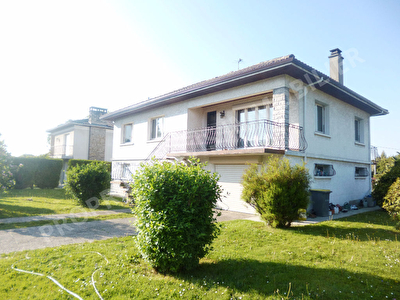 Maison Lons 5 pieces 138 m2