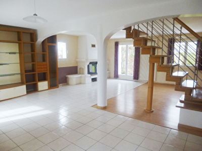 LEE MAISON 6 PIECES DE 166 m2