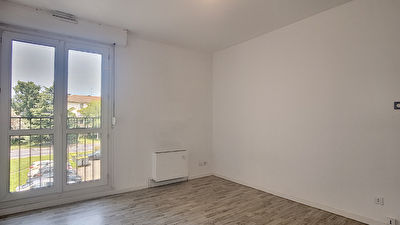 PROCHE FACS STUDIO AVEC EAU ET CHAUFFAGE COMPRIS
