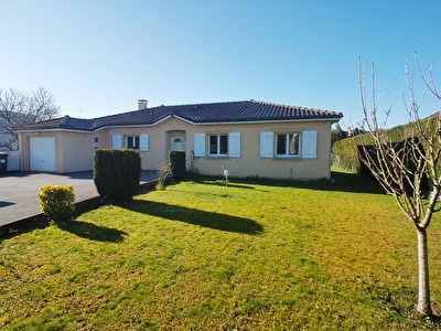 A Louer LONS Maison plain pied de 118 m2 avec 4 chambres sur terrain de 700 m2