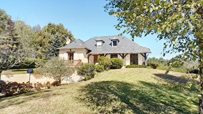 A vendre Maison Gan 6 pieces 140 m2 avec sous-sol sur terrain 2700 m2