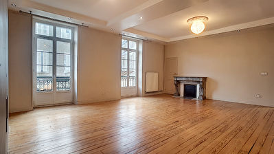 A LOUER PAU CENTRE VILLE GRAND APPARTEMENT T3 DE 91M2
