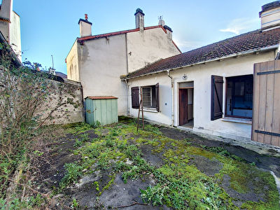 A vendre PAU Maison de ville T4 de plain pied - 3 chambres - cour
