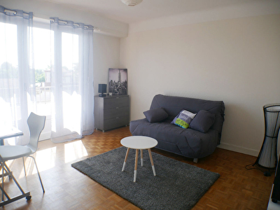 A vendre PAU Mermoz proche facultes - Grand T1 Bis meuble avec balcon et parking