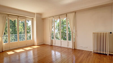 A vendre PAU Appartement T6 de 131,71 m2 - 4 chambres - balcon 23,25m2 - garage de 26,66 m2