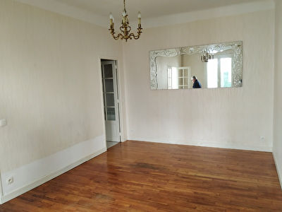 Appartement Bayonne A Vendre 2 pieces Bus et commerces a proximite a pieds.