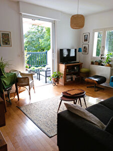 Appartement Bayonne T3 bis 88 m2 atypique, parfait etat, calme, sans vis a vis, terrasse, parking.