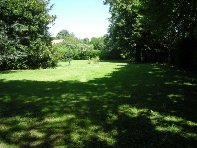 TERRAIN CONSTRUCTIBLE ECULLY - 862 m2