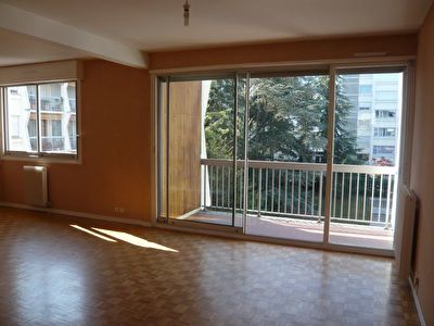 LYON 5 T 4 86 m2 balcon sud
