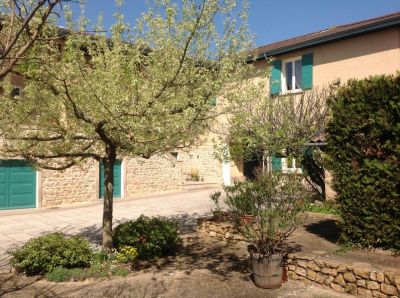 Maison Ferme Beaujolaise Grezieu la Varenne 10 pieces 240 m2