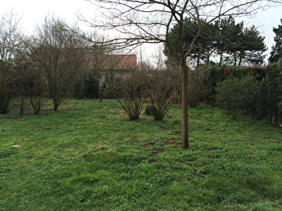 CRAPONNE. Terrain de 580 m2
