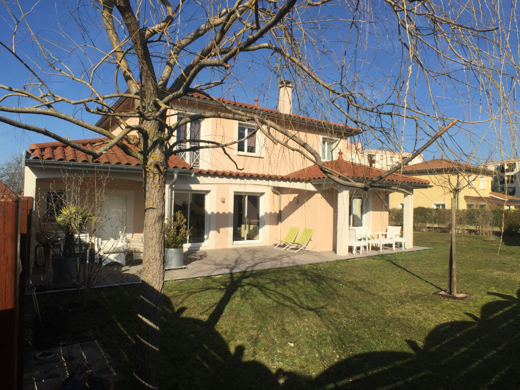 photos n°1 CRAPONNE, maison récente, 4 ch, 140 m²