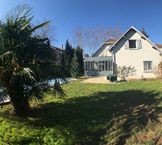 Maison Tassin Bourg 7 pieces 150 m2 environ