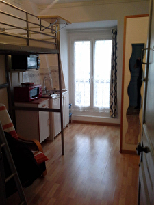 Paris 16eme studio meuble rue Spontini
