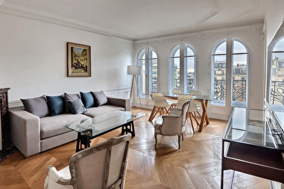 SABLONS : APPARTEMENT 3/4 pieces 2 chambres 79m2