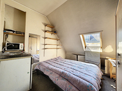 PARIS 8 -Studio - Investissement - Pied a terre