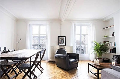 Appartement meuble deux pieces -PLACE DU MARCHE SABLONS