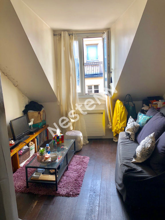 photos n°1 2 pièces + mezzanine dans le 8ème