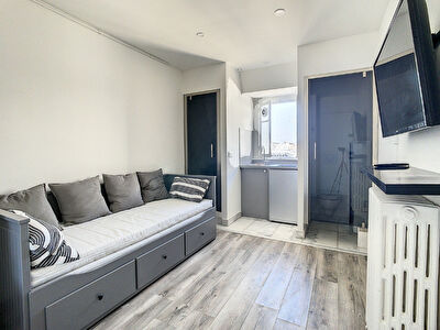 Avenue Foch studio avec ascenseur de 11.74 m2 avec vue degagee