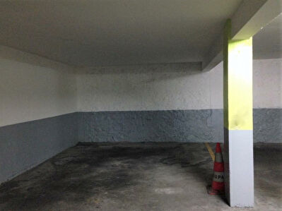 Parking / box Paris 20 m2