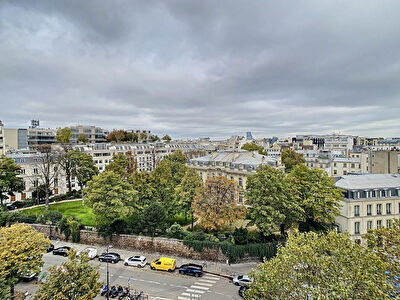 Paris 8eme - Studio - Vue sublime - a renover - Nestenn