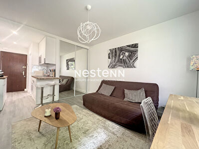 Appartement Paris 8eme - Faubourg Saint-Honore - Studio parfait etat