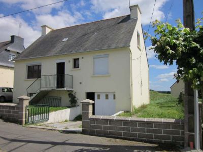 MAISON LA CHEZE - 6 pieces - 121,35 m2 - En centre bourg