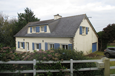 Longere Uzel 7 pieces 170 m2 - Au calme en campagne