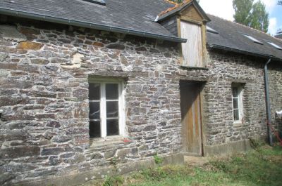Longere mitoyenne a renover - Uzel 3 pieces 88 m2