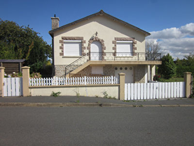 Maison Plemet 4 pieces 100m2 - Proche toutes commodites