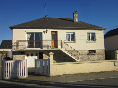 Maison Plemet - Au centre bourg - 5 pieces - 79 m2