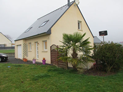 Maison Langast 5 pieces - 109 m2 - En centre bourg