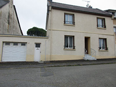 LA CHEZE - Maison 5 pieces - 86 m2 - Proche centre bourg