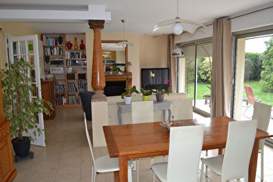 Maison de 6 pieces a Noyal-Pontivy - 4 chambres - Beaux volumes