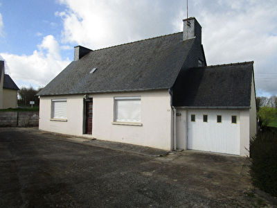 Maison Plouguenast 7 pieces 89 m2 - Commerces a pied