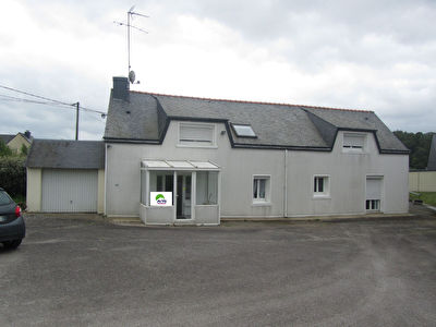 Maison LE SOURN - 126 m2 avec dependances - Proche de Pontivy