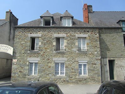 Immeuble de rapport - LA CHEZE - Au coeur du bourg