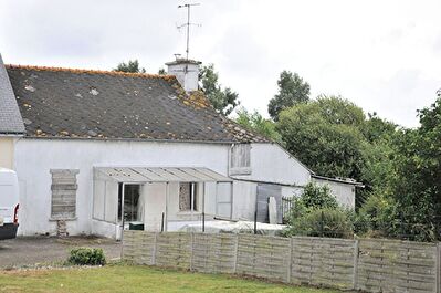 LA MOTTE - Maison mitoyenne a renover integralement