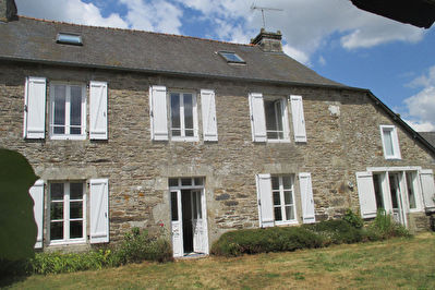 Maison Plouguenast 6 pieces 190 m2 - Hameau en campagne