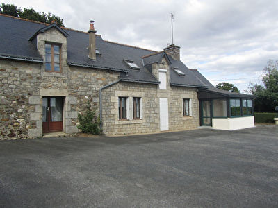 Maison type longere a Saint-Gonnery - 84 m2 - 5 pieces - Axe LOUDEAC / PONTIVY