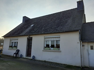 Maison PLOUGUENAST 121 m2