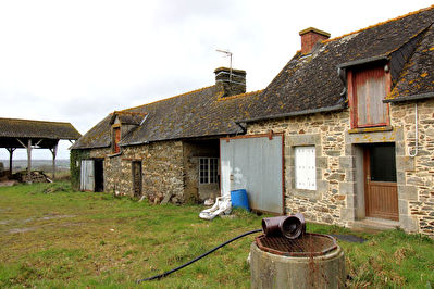 Petite longere a Rohan