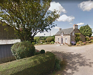 Brehan - En campagne, maison sur environ 10708 m2 de terrain.