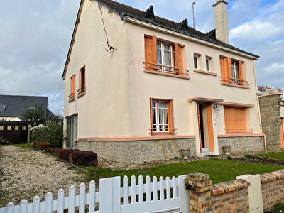 Maison Pontivy dans une impasse proche commerces