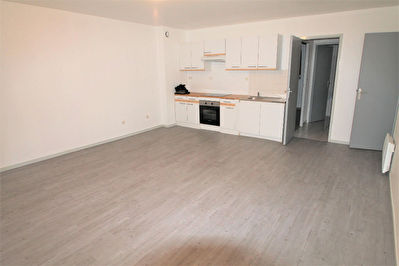 VENDU : Appartement type 2 de 44m2 situe a Avrille