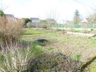 Avrille! TERRAIN constructible proche tramway 580 m2